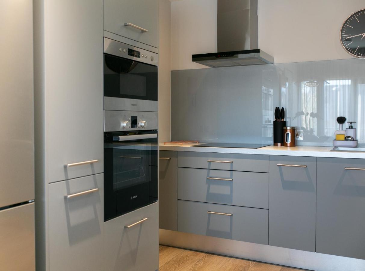 Custom House Apartments Ньюрі Екстер'єр фото