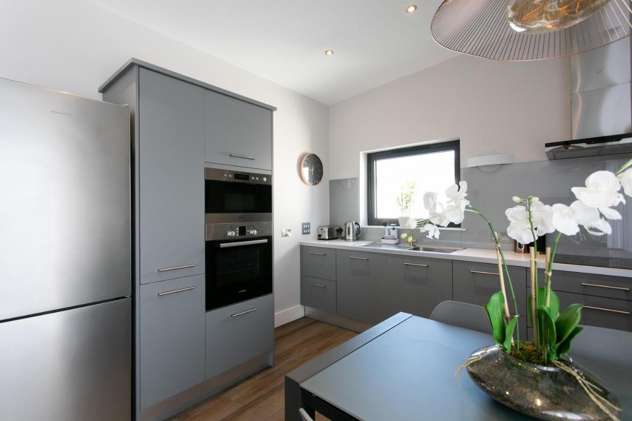 Custom House Apartments Ньюрі Екстер'єр фото