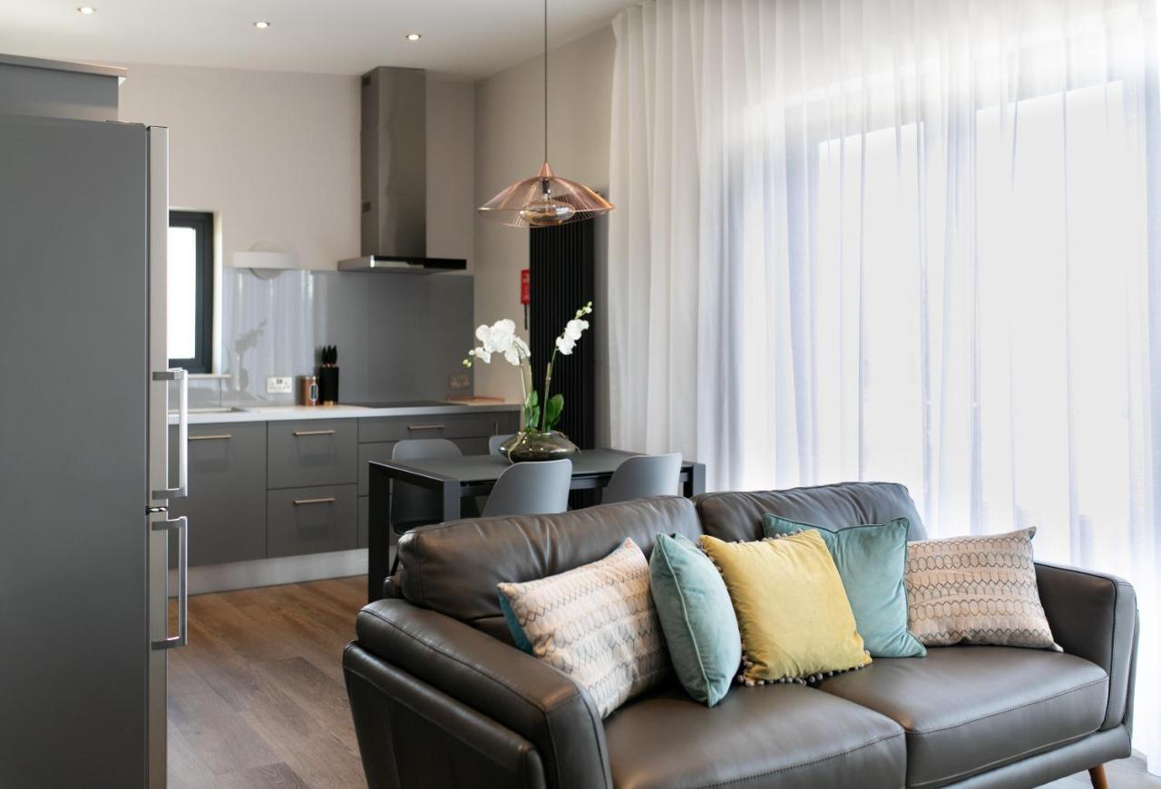 Custom House Apartments Ньюрі Екстер'єр фото