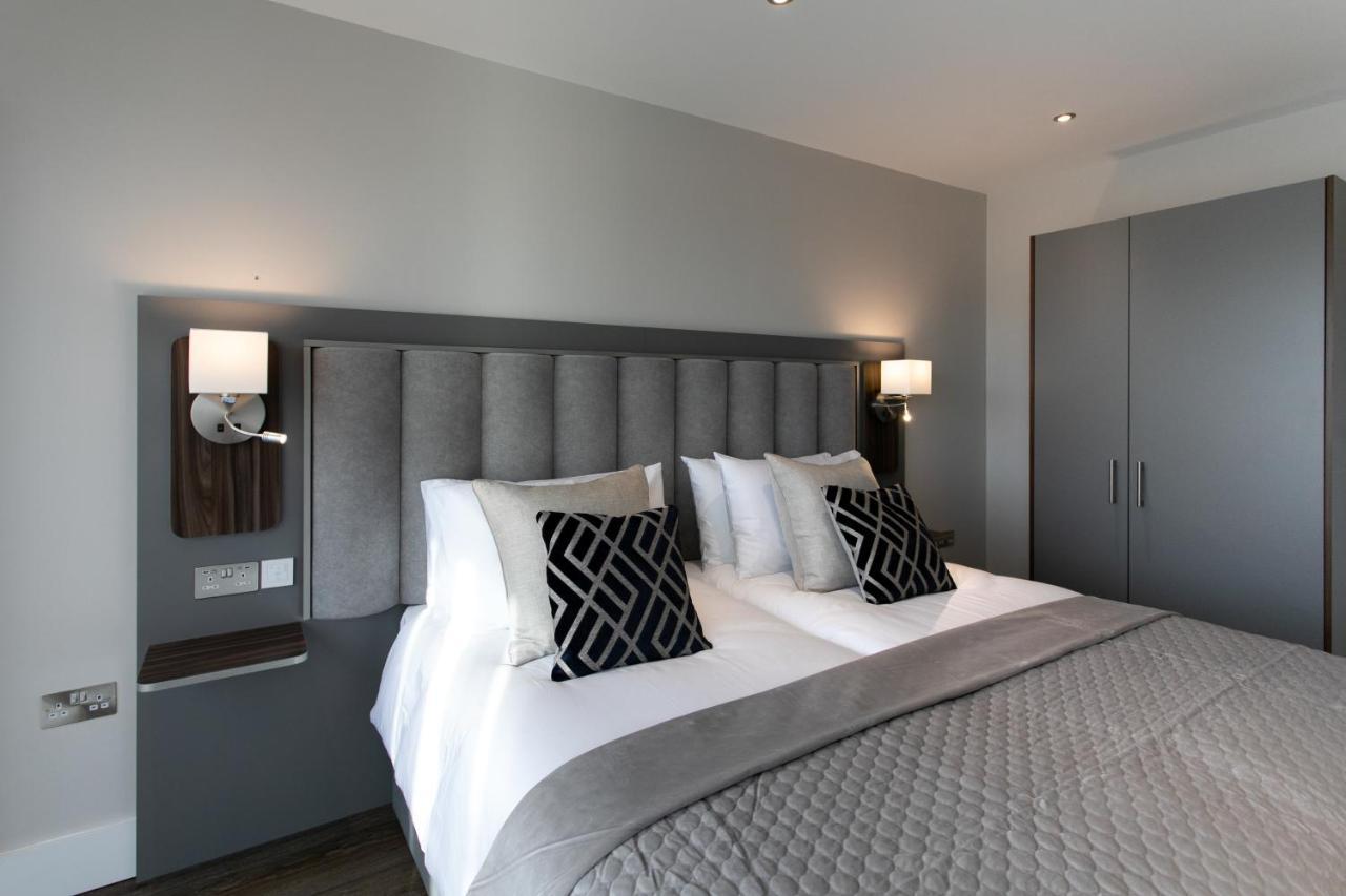 Custom House Apartments Ньюрі Екстер'єр фото