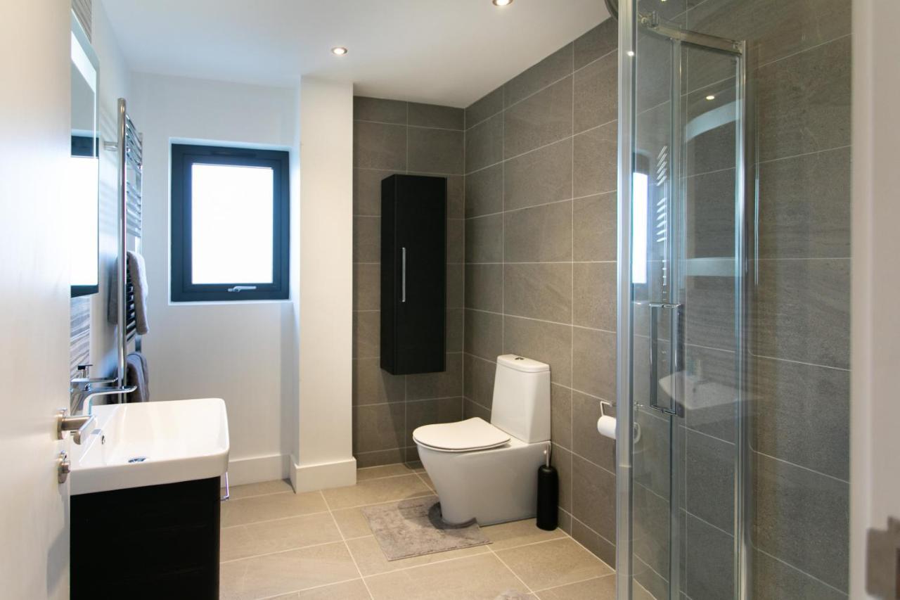 Custom House Apartments Ньюрі Екстер'єр фото